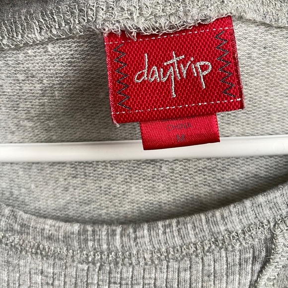 🍄 Daytrip Crewneck Sweatshirt with Satin Sleeves Medium - Picture 4 of 7